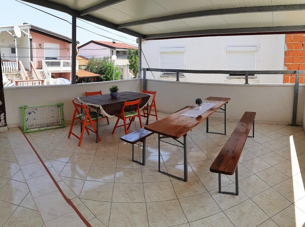 Dalmatino Apartmani Vir Εξωτερικό φωτογραφία